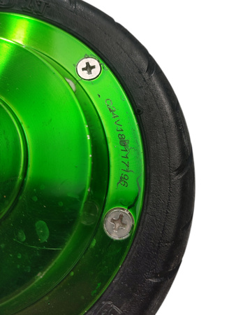 SILNIK Z OPONĄ ZUŻYTĄ C24V180117196 ZIELONY HULAJNOGI MOTUS 6,5