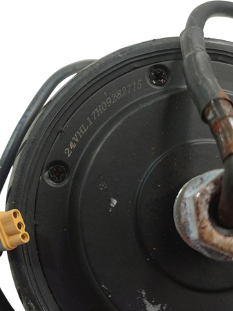 SILNIK Z OPONĄ 24VHL17H09282715 KOŁO HULAJNOGI CAVION GO