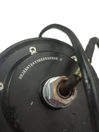 SILNIK Z OPONĄ HHJ25NT24V1802025686 D CAVION GO HULAJNOGA