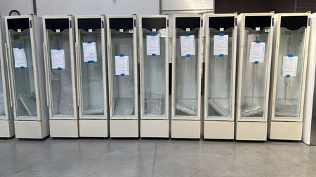 WITRYNA CHŁODNICZA PRZESZKLONA 200/45 CM - Idealna do sklepu cateringu