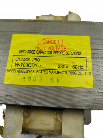 TRANSFORMATOR W-700ODY