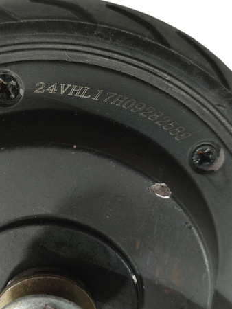 SILNIK Z OPONĄ 24VHL17H09282588 HULAJNOGI CAVION GO