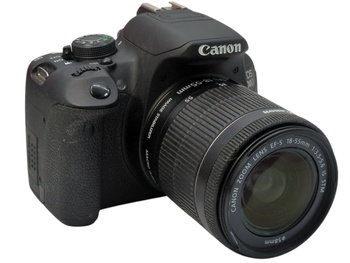 Canon EOS 700D lustrzanka cyfrowa 18 MPix + obiektyw 18-55 mm