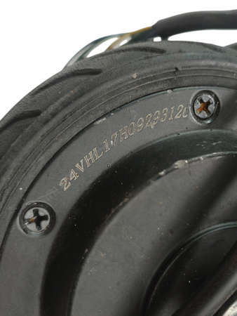 SILNIK Z OPONĄ 24VHL17H09293120 DO HULAJNOGI CAVION GO