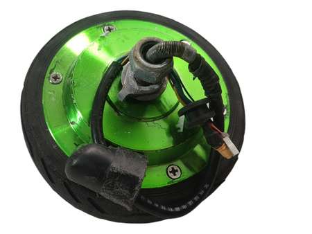 SILNIK Z OPONĄ ZUŻYTĄ CB24V1901231060 ZIELONY HULAJNOGI MOTUS 6,5