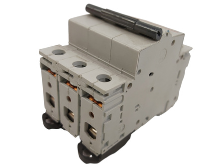 Wyłącznik nadprądowy C6 400V G63 674649 GE