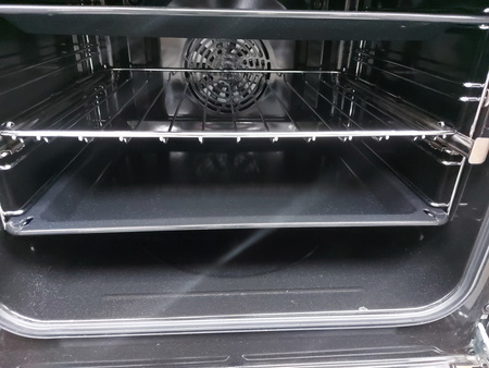 Piekarnik elektryczny Electrolux 600 SurroundCook EOF3H50BX Termoobieg
