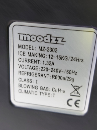 Kostkarka do lodu i dozownik zimnej wody Moodzz MZ-2302 2.1 L 240 W