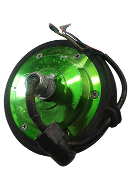 SILNIK Z OPONĄ ZUŻYTĄ CB24V1901110887 ZIELONY MOTUS 6,5 HULAJNOGA