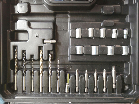 Wiertarko wkrętarka akumulatorowa 12V Li-ion + walizka