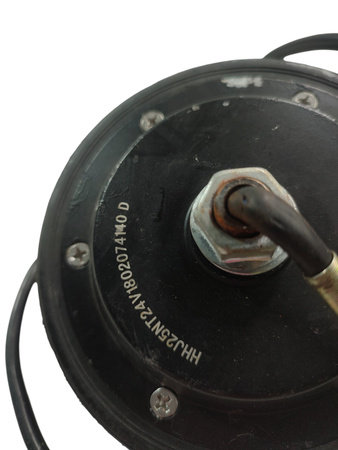 SILNIK Z OPONĄ HHJ25NT24V1802074140 D KOŁO HULAJNOGI CAVION GO