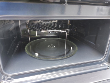 Kuchenka mikrofalowa ELECTROLUX EVM8E08Z 1000W średnica 36 cm pojemność 42L