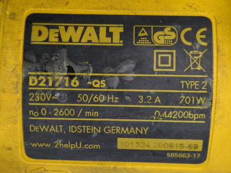 Wiertarka udarowa DeWalt D21716 701W