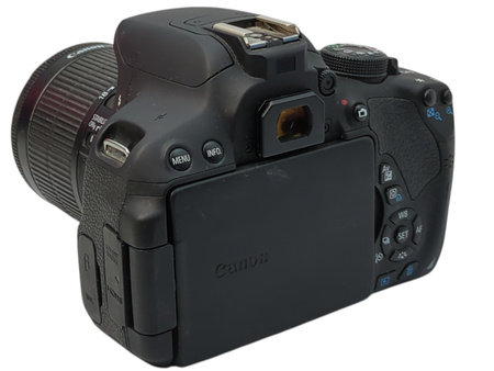 Canon EOS 700D lustrzanka cyfrowa 18 MPix + obiektyw 18-55 mm