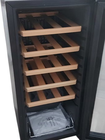 CHŁODZIARKA DO WINA VINATA WE53A 18 butelek 50 litrów