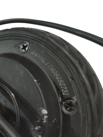 SILNIK Z OPONĄ 24VHL17H09282731 HULAJNOGI CAVION GO