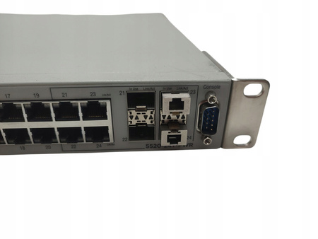 Switch Avaya 5520-24T-PWR 48x 1GB PoE 4x COMBO SFP/RJ-45 1GB