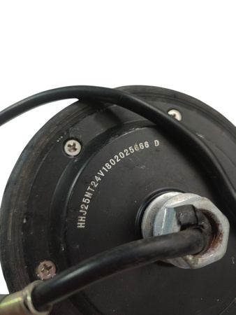 SILNIK Z OPONĄ ZUŻYTĄ HHJ25NT24V1802025666 D HULAJNOGI CAVION GO