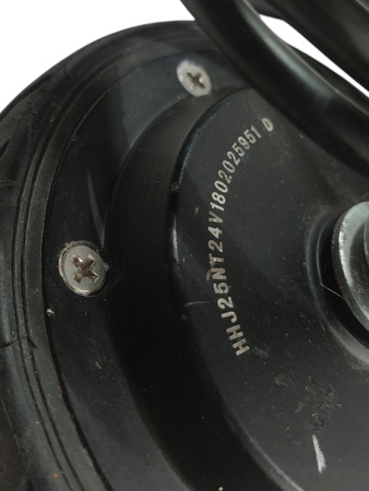 SILNIK Z OPONĄ HHJ25NT24V1802025951 D KOŁO HULAJNOGI CAVION GO