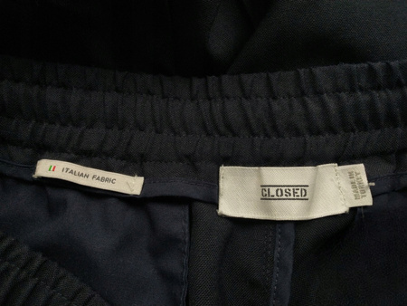 SPODNIE DAMSKIE GARNITUROWE GRANATOWE CLOSED ROZ.30