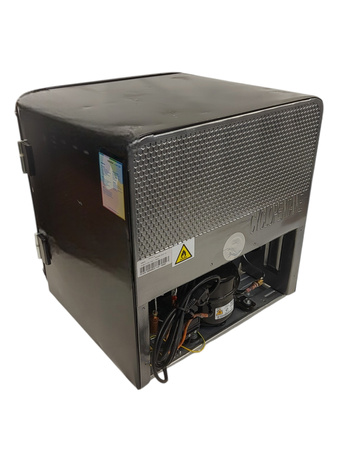 Lodówka jednodrzwiowa Comfee RCD50BL2EURT(E) 47L Retro design