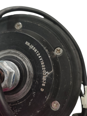 SILNIK Z OPONĄ ZUŻYTĄ HHJ25NT24V1802026876 D DO HULAJNOGI CAVION GO