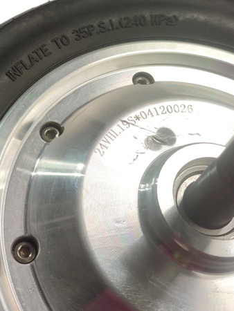 SILNIK Z OPONĄ 10X2,125 24VHL19S*04120026 KOŁO HULAJNOGI CAVION GO