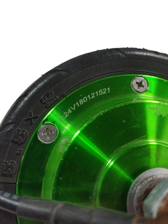 SILNIK Z OPONĄ ZUŻYTĄ C24V180121521 ZIELONY HULAJNOGI MOTUS 6,5