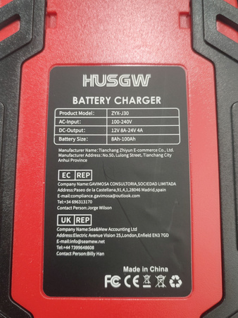 PROSTOWNIK SAMOCHODOWY ŁADOWARKA DO AKUMULATORÓW HUSGW LCD 12V/24V PRO