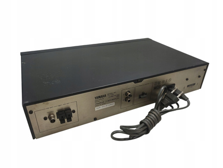 Tuner Yamaha TX 530 220V 10W