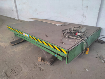 Podnośniki Nożycowy ramba platforma winda TRASPORTCAR 1011 2000Kg