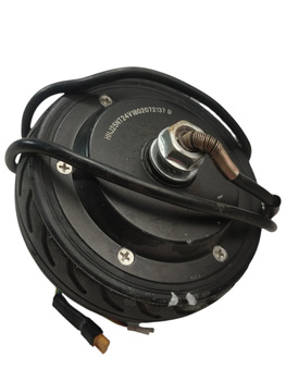 SILNIK Z OPONĄ HHJ25NT24V1802072137 D CAVION GO HULAJNOGA